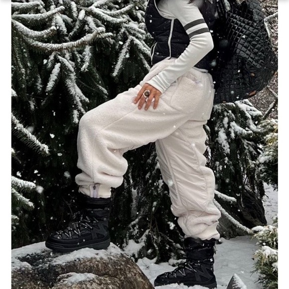 FP Movement by Free People Pants - Free People FP Movement Sundown Fleece Pants white medium ski cozy lounge new